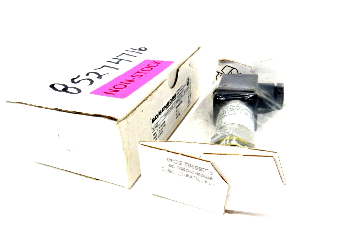 NEW BD SENSORS 30.600 G-2502-R-1-8-100-300-2-1-000 PRESSURE SENSOR 30.600 G