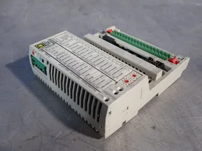 Used SQUARED 5204634453 PLC Input & Output Ohio US | HGR 24 #776815