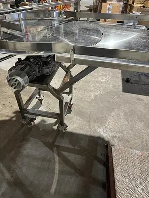 Used 39" Stainless Steel Accumulating/Unscrambling Table