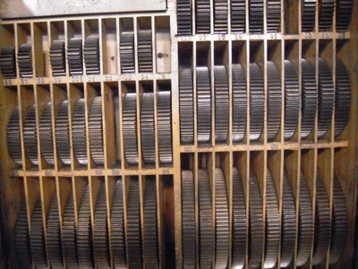 WMW MODUL Gear Hobbers, 2× in good working condition, VIDEO - PRICE FOR LOT