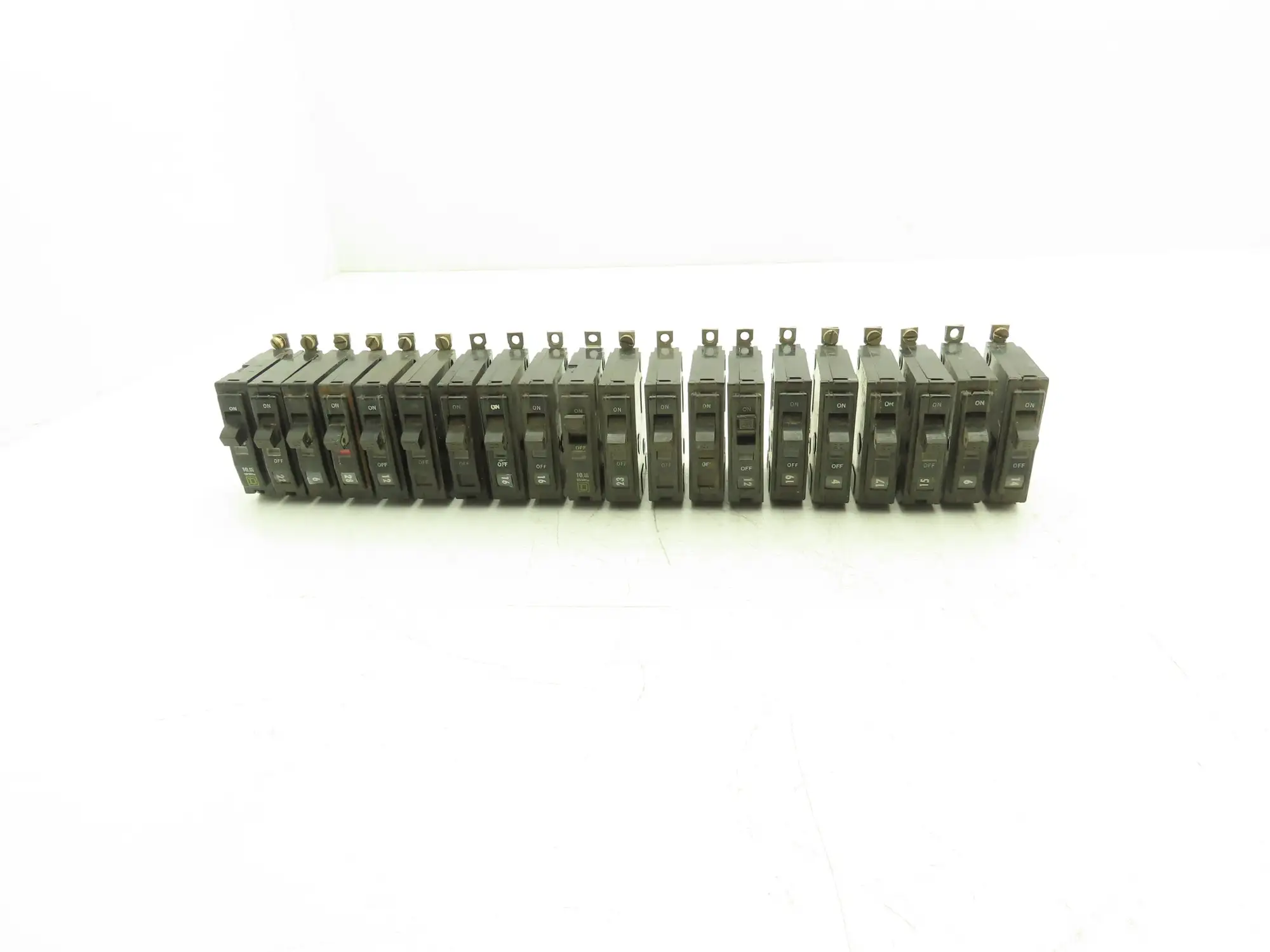 Square D QOB120 Circuit Breaker 1-Pole 20A Bolt-On 120/240V  Lot of 20