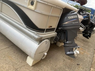 USED 2005 PREMIER 225 LEGEND