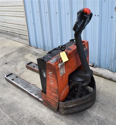 TOYOTA 7HBW23 Pallet Jacks | Mohawk Machinery (1)