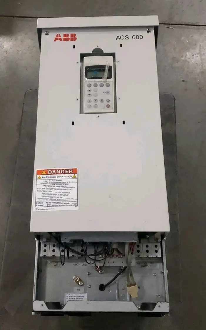 USED ABB ACS61100255S00B1200901 AC Drive, 380-500VAC