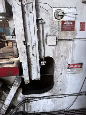 Used 1975 PACIFIC 750R24 3/4 24 FT 750 TON HYDRAULIC SHEAR Sheet Metal Shears Illinois US | Machinery Marketing International #1418357
