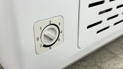 171-0354 31" Glass Self Contained Ice Cream Freezer