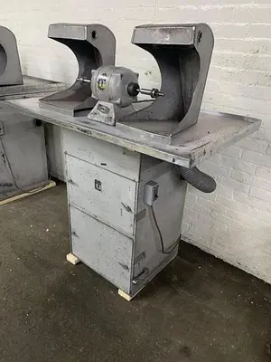 3662-340 RED WING #28H DOUBLE END POLISHING UNIT 1/3 HP- 2 Speed- 1725/3450 RPM, with HANDLER Dust Collector Base