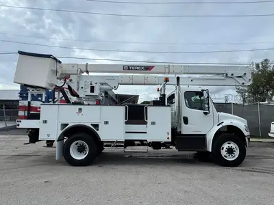 Used 2019 FREIGHTLINER M2 106 Tractors & Trailers Florida US | Truck and Van Outlet #1506263