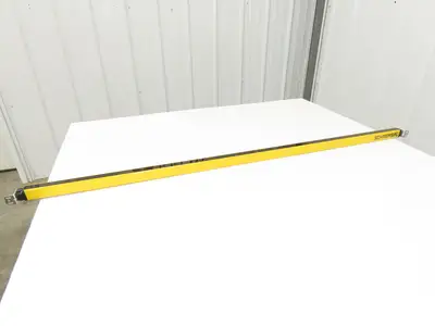 Schmersal SLC440COM-E-1290-14 Safety Light Curtain Emitter Only -Parts or Repair