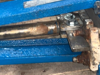 Dezurik 6" -150 knife gate valve with pneumatic actuator