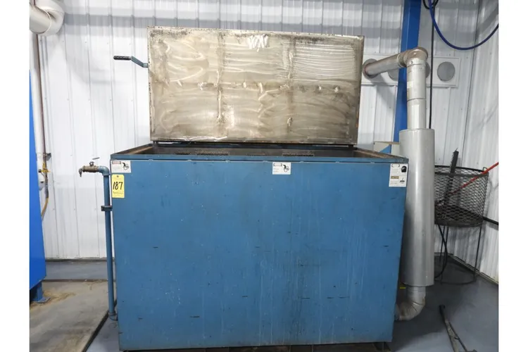 Used _UNKNOWN_ _UNKNOWN_ Cleaning Tanks Michigan US | Thompson Auctioneers #1521042