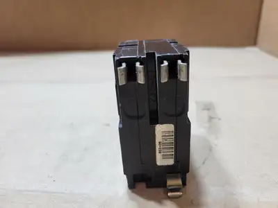 Used SQUARE D QO220 Switchgears British Columbia CA | Lenmark #1486885