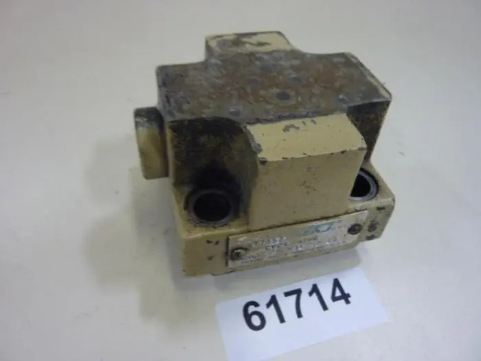 Used VICKERS CVCS25W31S210 Valves/Fittings Michigan US | Ideal Machinery #595804