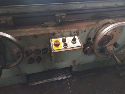 TOS Hostivař Cylindrical Grinder, in good working condition, visible under power