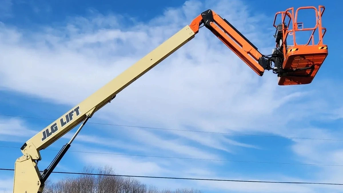 USED 2024 JLG 600 AJ