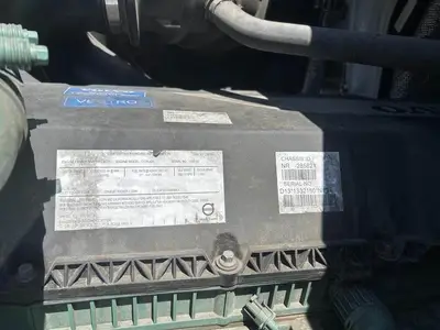 USED 2022 VOLVO VNR42T300
