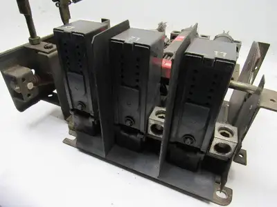 Square D CLass 9422 Type TF-2 125A Disconnect Switch Flange Mount & Handle