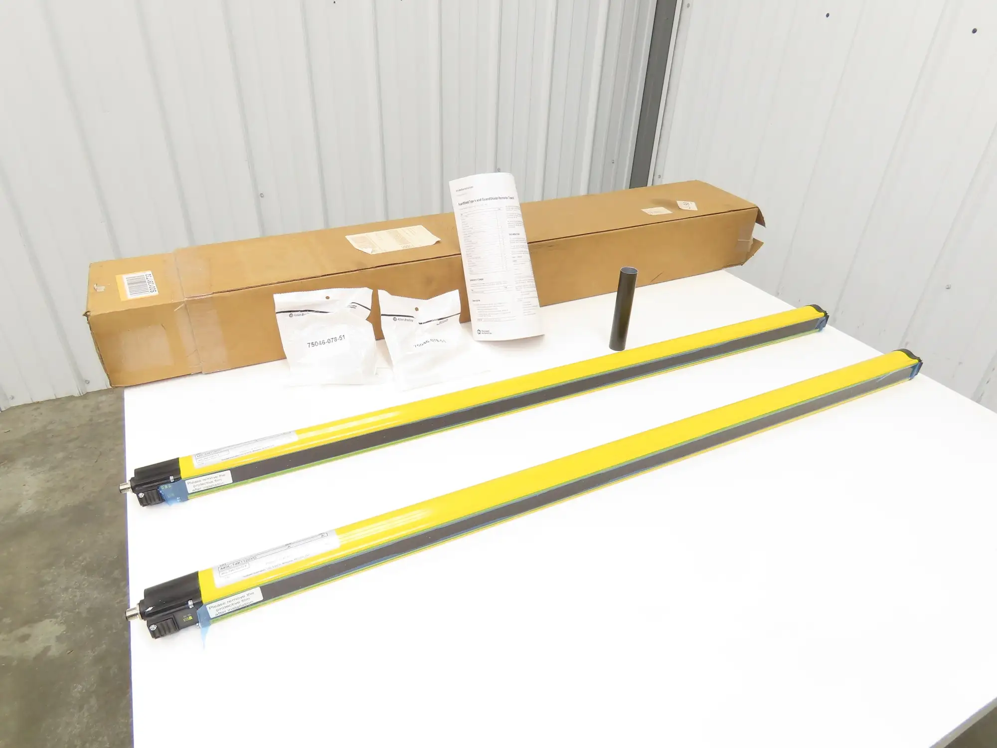 A-B 440L-P4K1120YD Guardshield Safety Light Curtain Transmitter/Receiver Set