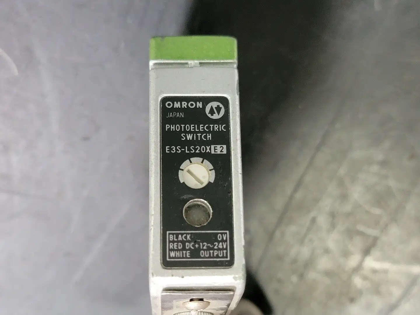 USED OMRON E3S-LS20XE2