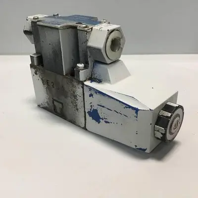 USED VICKERS DG4V328AMP7H750