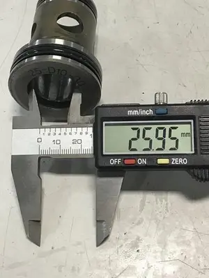 USED VICKERS 25-D10-30