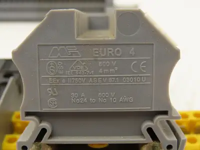Morsettitalia Terminal Block Fuse DIN Rail 600V 30A 24-10AWG Lot of 117