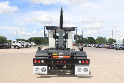New | in-Stock 2025 MACK MD6 Hooklifts & Roll-Offs Texas US | Roll Off Truck World #1491879