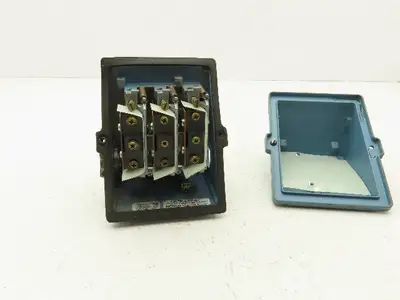 United Electric J403-451 Pressure Switch 80" WC 225PSI Max 3 Pole Relay