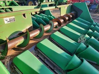 USED 1989 JOHN DEERE 444