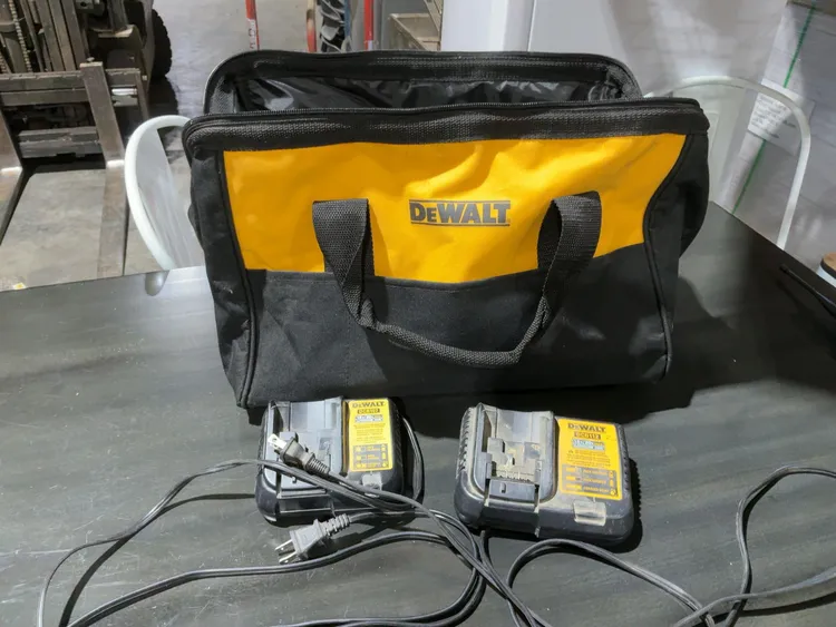 Used _UNKNOWN_ _UNKNOWN_ Battery Chargers Michigan US | Miedema Asset Management Group #1294922