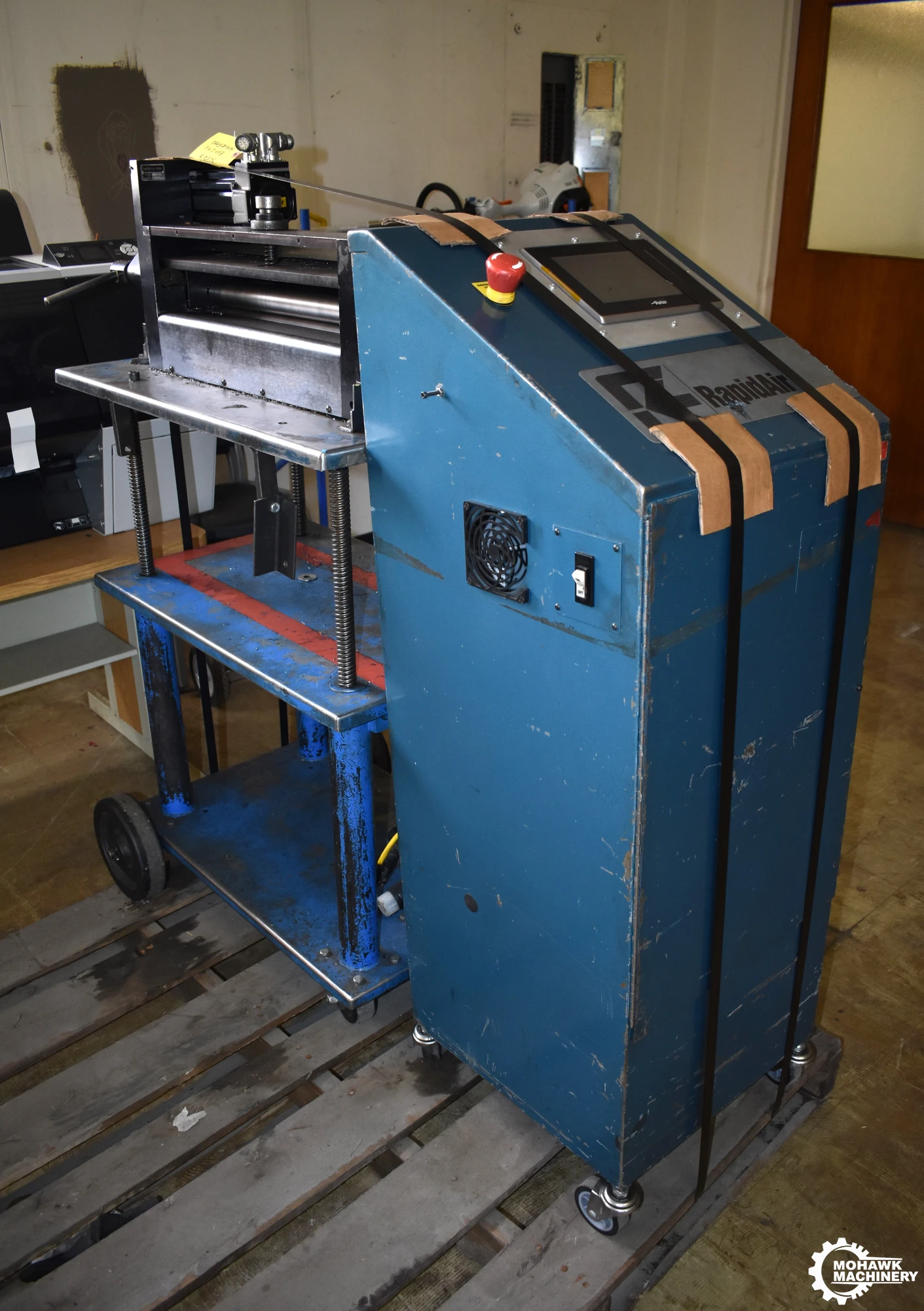 18" x 0.065" RAPIDAIR "118.S" SERVO FEED SYSTEM w/CONTROL CONSOLE - INCLINED PREFEED - ADJUSTABLE ROLLER STAND