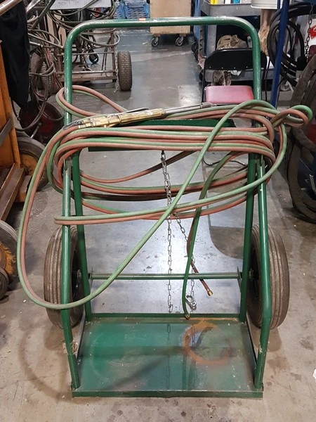Victor Cutting Torch Head acy/oxy  with cart and hoses