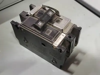 USED CUTLER-HAMMER QC2050