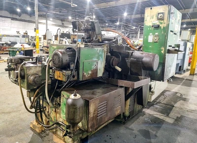 CINCINNATI 220-8 3" CENTERLESS GRINDER