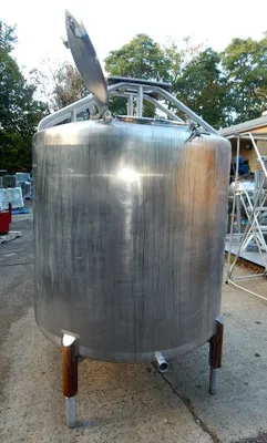 USED 550 GALLON MIXING TANK 550 GALLON