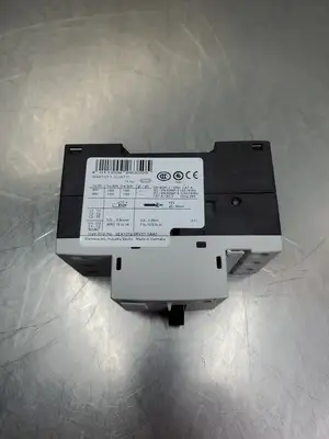 USED Siemens 3RV1011-0JA10 SIRIUS Circuit Breaker
