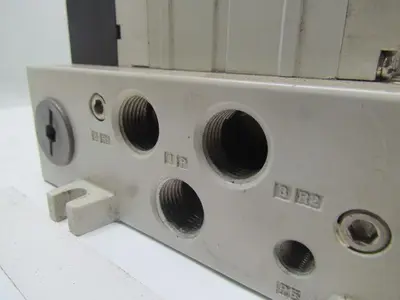 SMC VQ4000 Solenoid Valve assembly