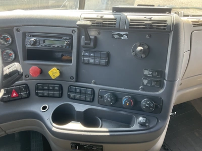 USED 2016 FREIGHTLINER CASDCADIA