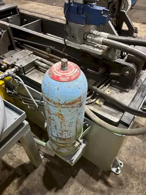 AMERICAN SERVO DRIVEN HYDRAULIC FLYING CUTOFF SHEAR WITH AMS CONTROLS: STOCK #18161