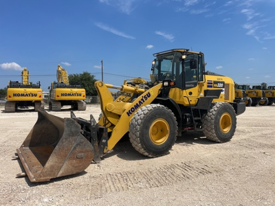 USED 2021 Komatsu WA320-8