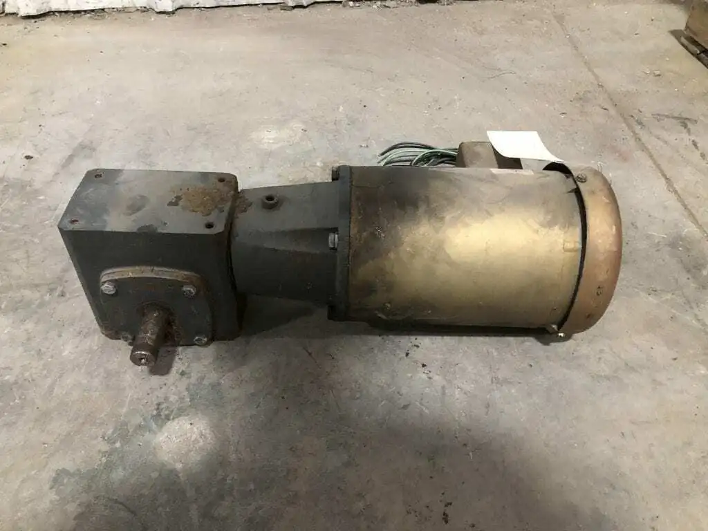 Baldor LE-9 15-B5-G Right Angle Speed Reducer w/ 3/4HP Motor 1740RPM 45:1 3PH