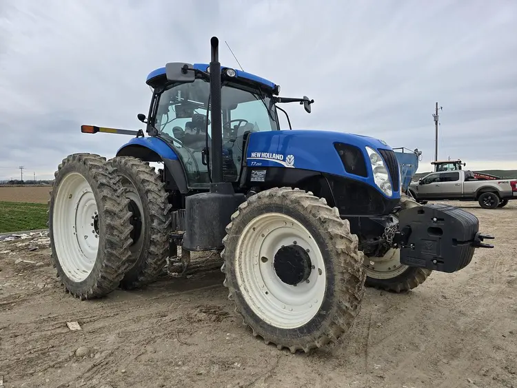 Used 2012 NEW HOLLAND T7.250 Agricultural Tractors Idaho US | Berry Machinery #910897