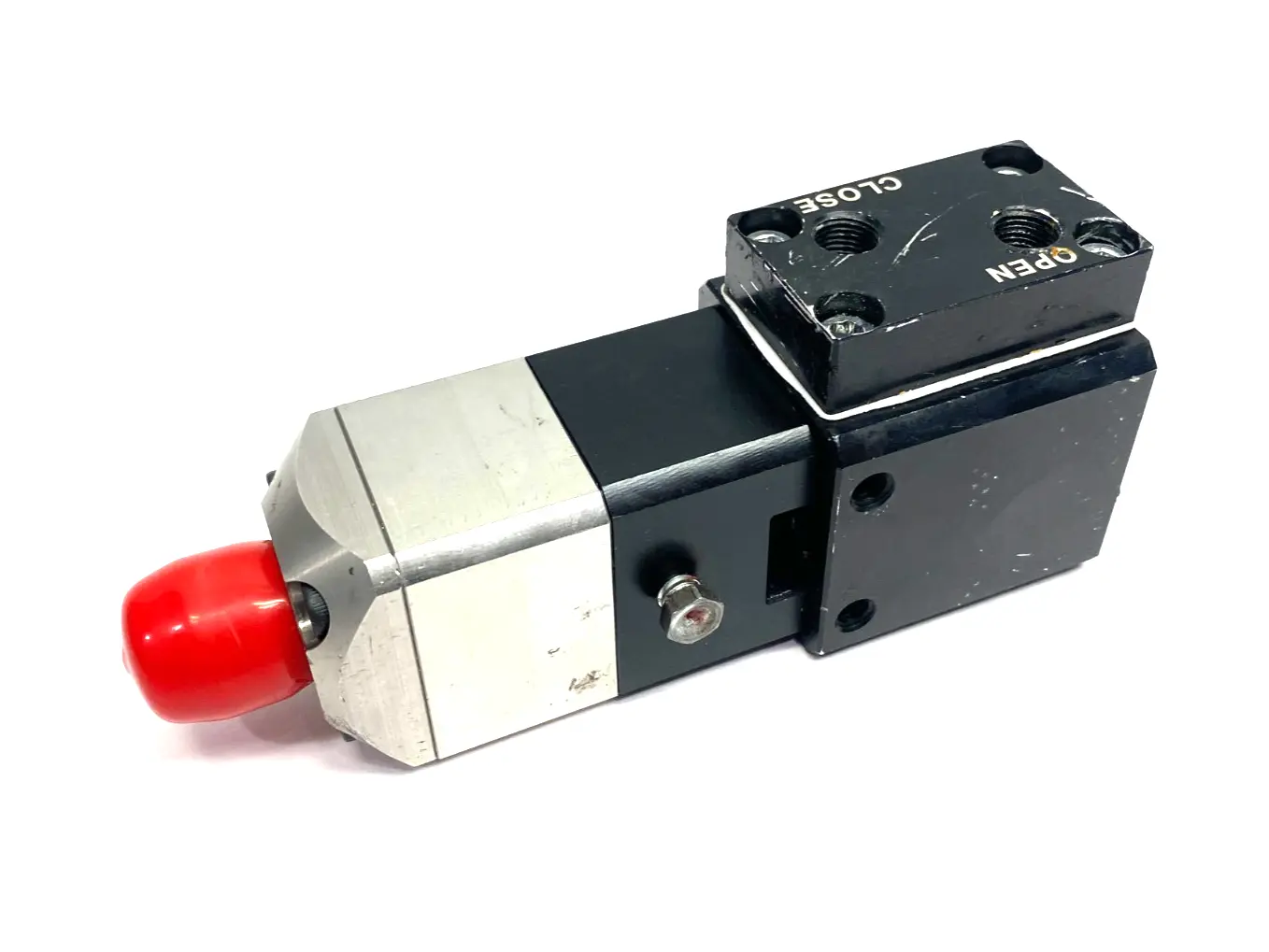 Used GRACO ULTRA-LITE 1K SINGLE COMPONENT DISPENSE VALVE, 45 DEGREE CONNECTI Valves/Fittings | Maverick Industrial Sales #1102671