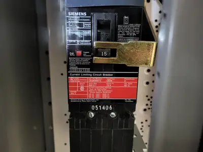 Dual 15/40A Circuit Breaker MCC Bucket