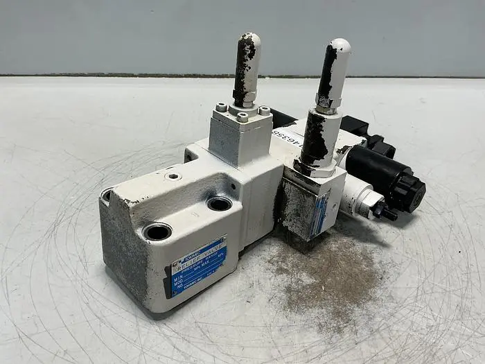 USED TOKIMEC DG4VS-3-0C-M-P7-H-7-P12-52