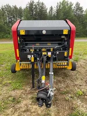 New | in-Stock 2025 NEW HOLLAND RF440 UTILITY Square Balers New Hampshire US | Beauregard Equipment #1511373