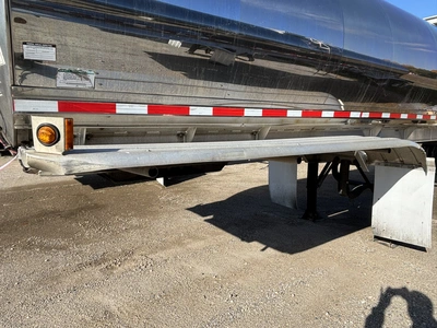 Used 2017 WALKER MILK TANKER TRAILER Liquid Supply Trailers Michigan US | Miedema Asset Management Group #1709493