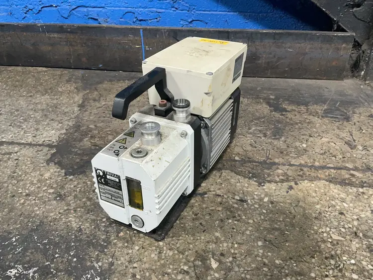 Used LEYBOLD VAKUUM GMBH TRIVAC D1.2E Vacuum Pumps Ohio US | HGR 24 #1335375
