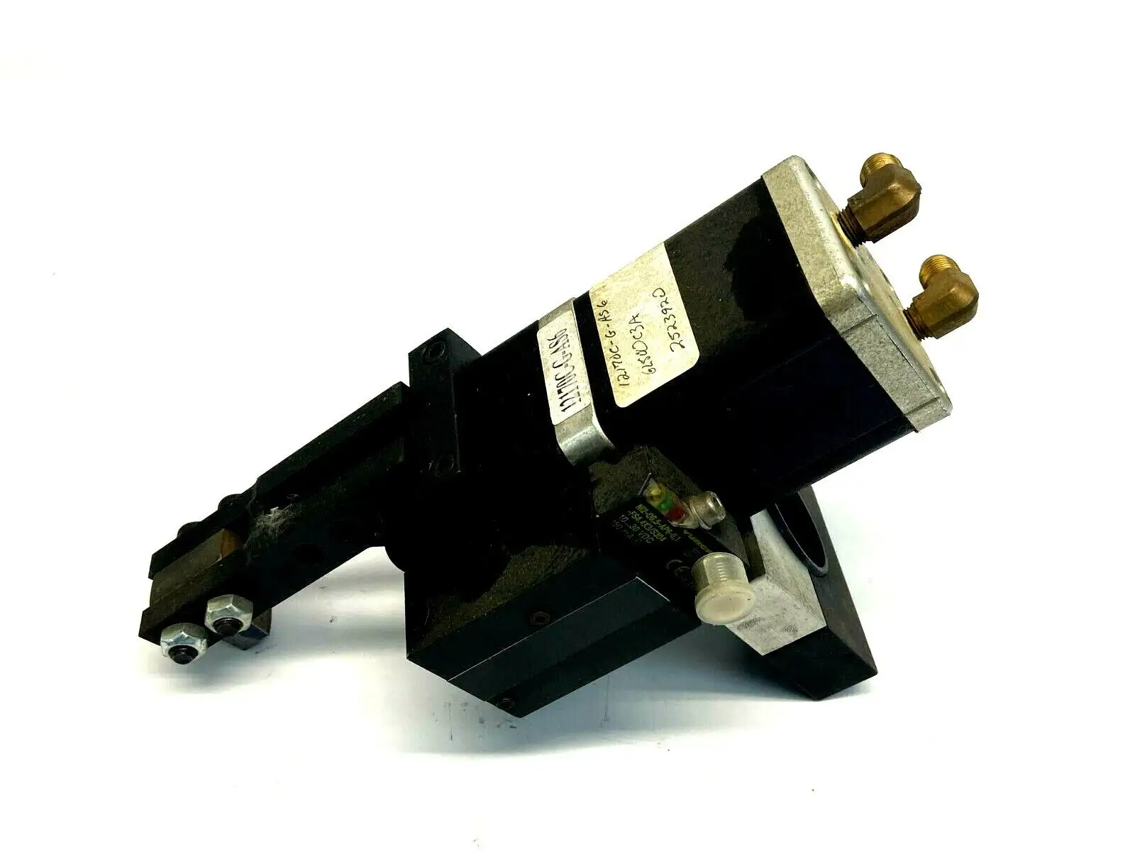 12170C-G-AS6 | Norgren  Grip-Lok Gripper w/ Turck Ni2-06,5-AP6-0,1-FS4,4X3/S304 - Used
