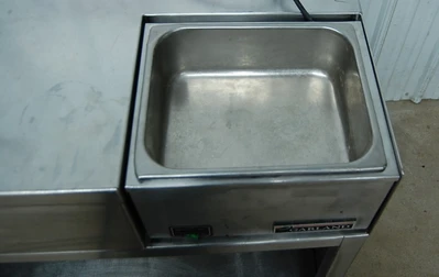 142-0324 37” Donut Icing Table with Heated Icer